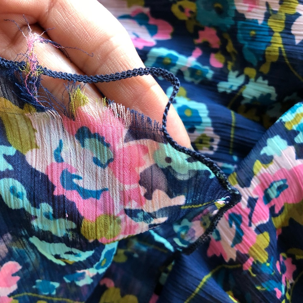 Floral ruffled tank top - Picture 2 of 3